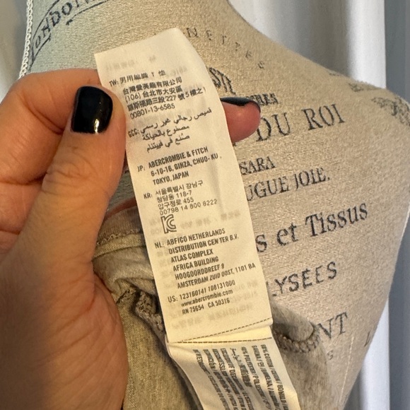 Abercrombie & Fitch Heather Gray Tee with Green Logo - Picture 9 of 9